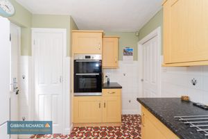 Kitchen- click for photo gallery